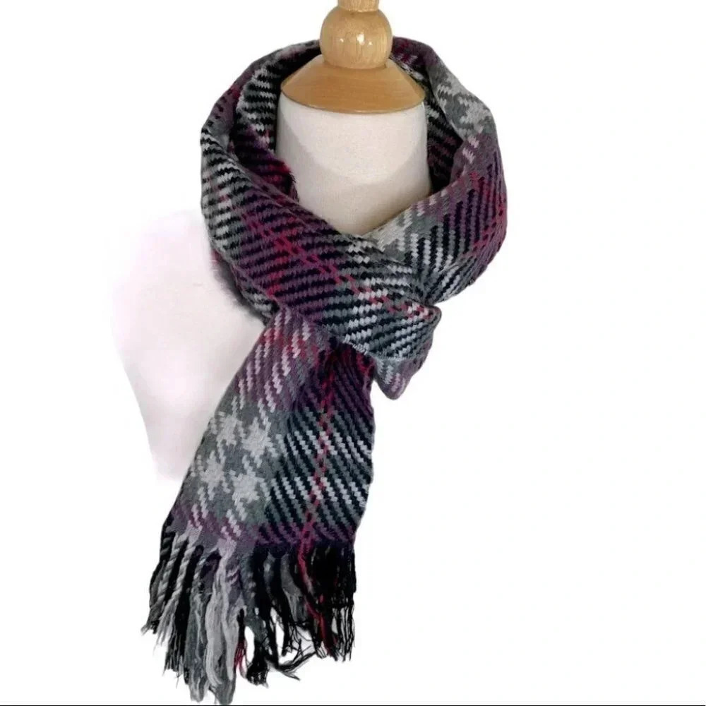 100% Cashmere Made in‎ England purple/black plaid scarf